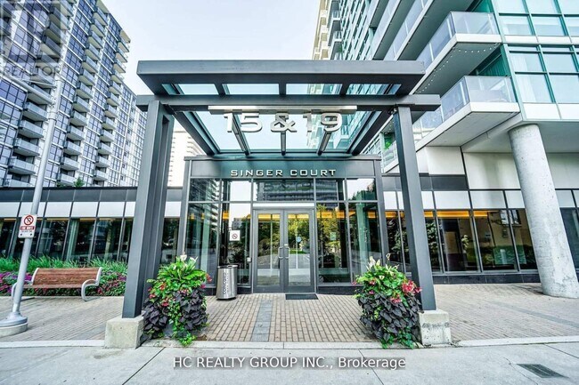 Photo du bâtiment - 15 Singer Ct