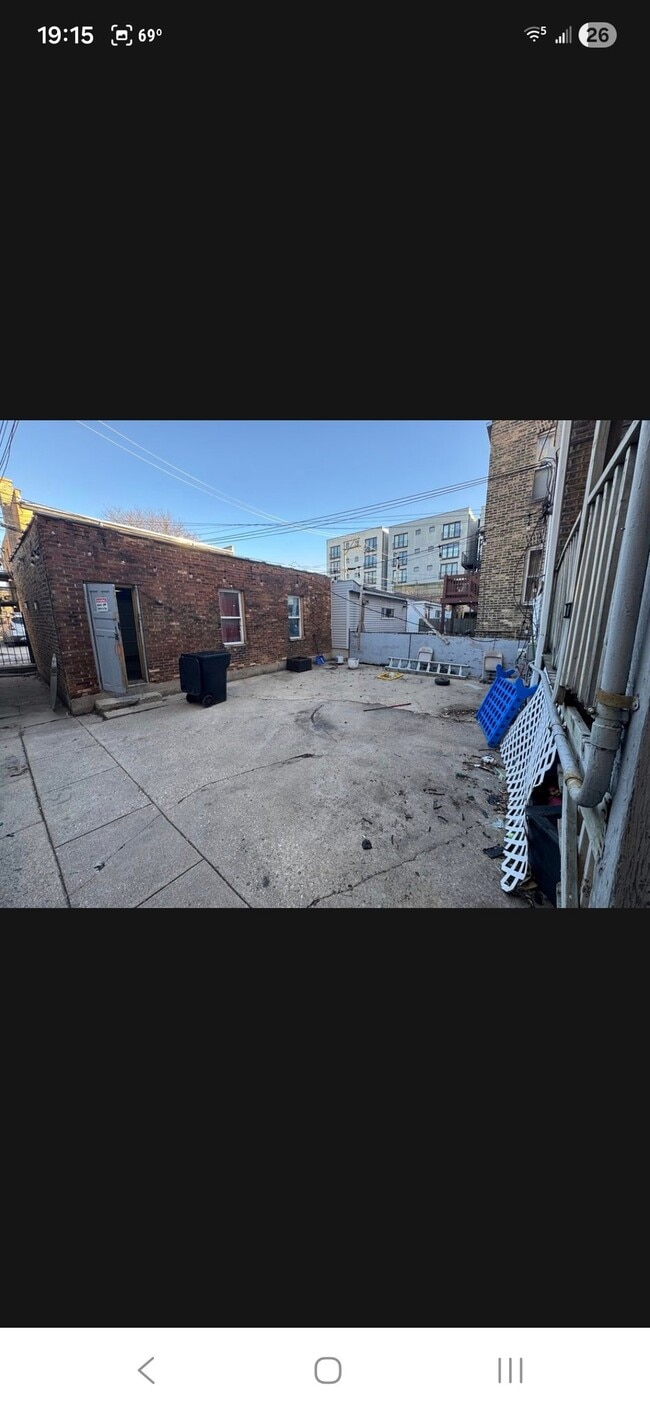 Foto del edificio - 6423 N Leavitt St