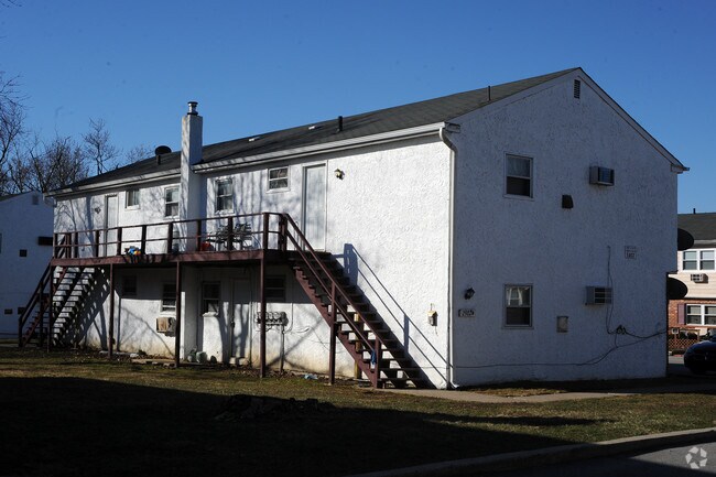 Building Photo - Drexel Court Apartments