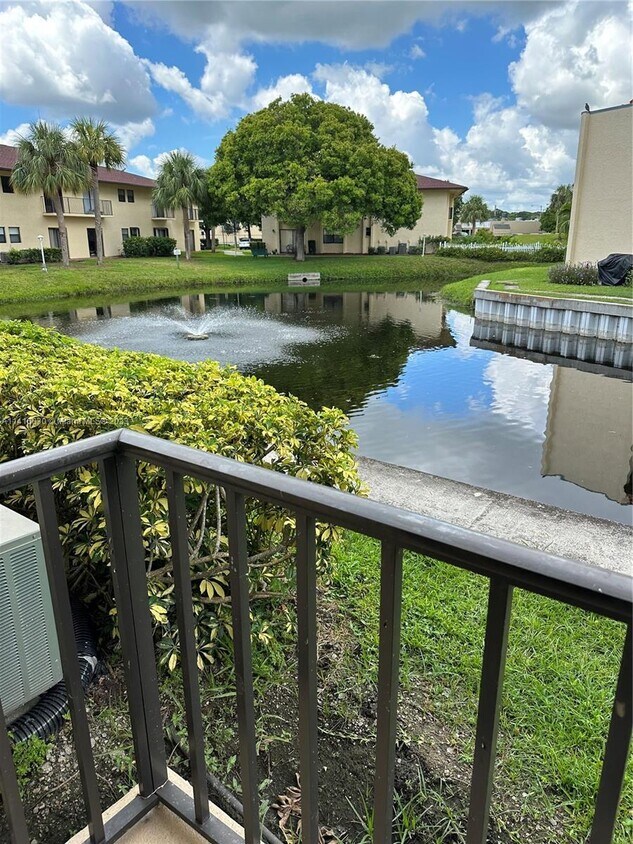 Foto principal - 2050 Oleander Blvd