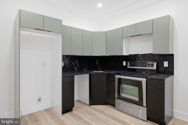 Building Photo - 349 N 62nd St