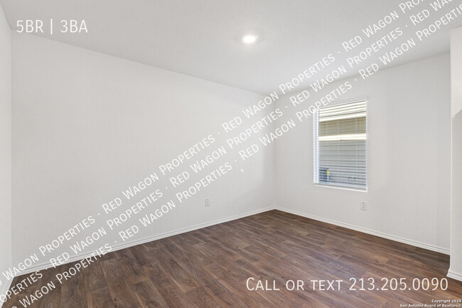 Foto del edificio - 5714 Bailey Downs