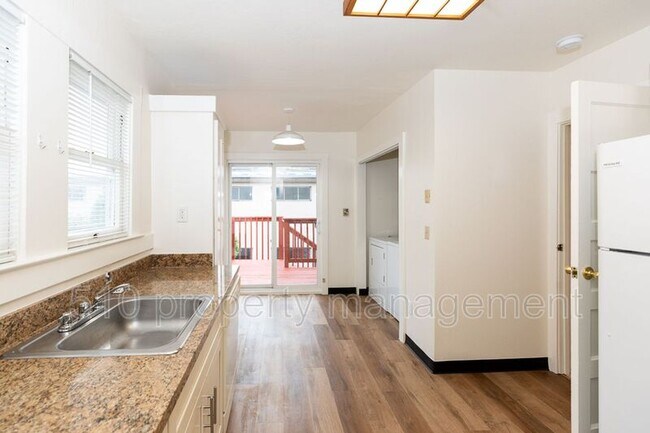 Foto del edificio - 1032 Delaware St