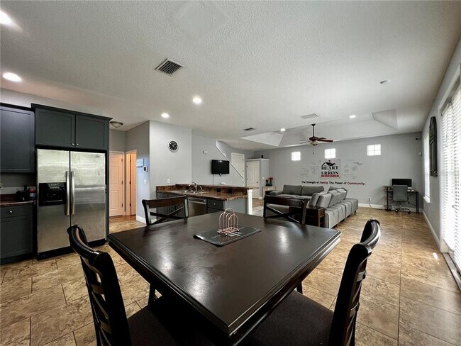 Foto del edificio - 3202 W Hartnett Ave