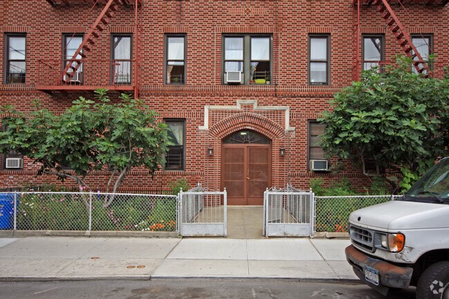Building Photo - 20 Bay 34th St