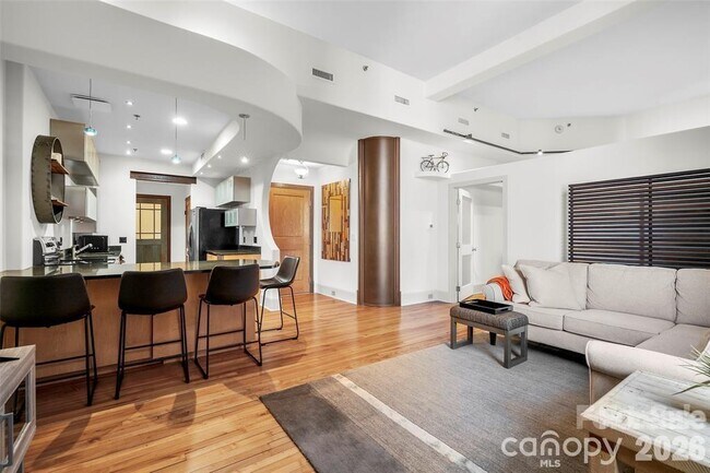 Foto del edificio - 84 E Walnut St