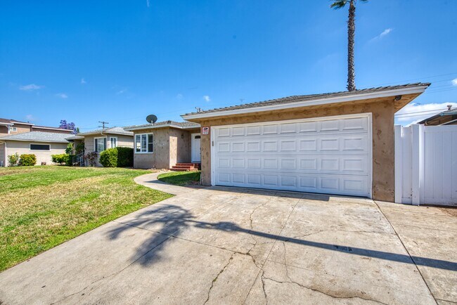 Foto del edificio - 6141 Dorothy Dr