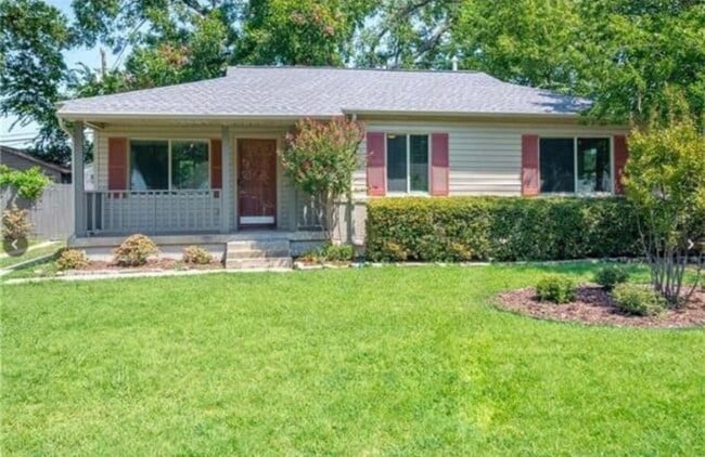 Building Photo - 3725 Highgrove Dr