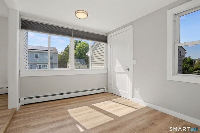 Building Photo - 92 Burwood Ave