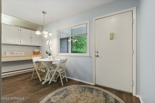 Building Photo - 173 Amberly Dr