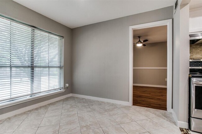 Building Photo - 250 El Dorado Blvd