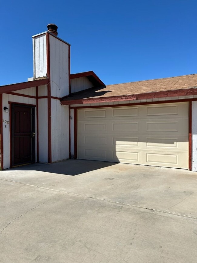 Building Photo - 208-A S Gold Canyon St