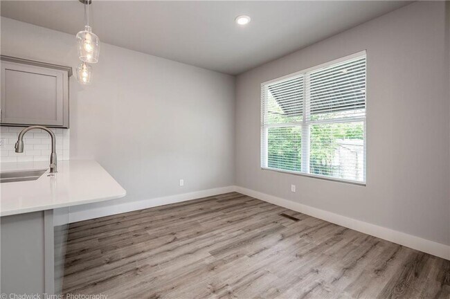 Foto del edificio - 1512 N Gregg Ave