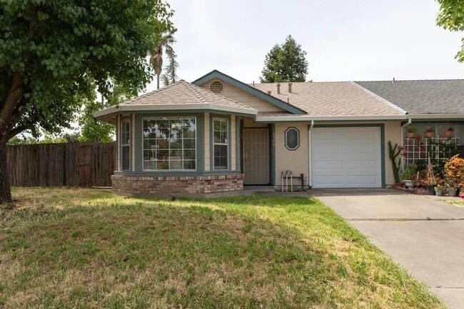 Photo - 4570 Armadale Way House