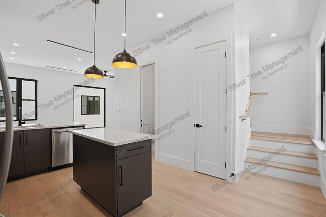 Foto del edificio - 4526 Cabell Dr