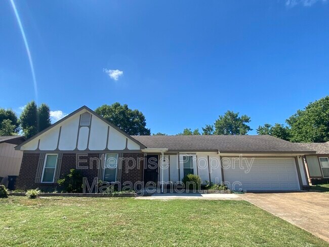 Building Photo - 6603 Chesapeake Dr