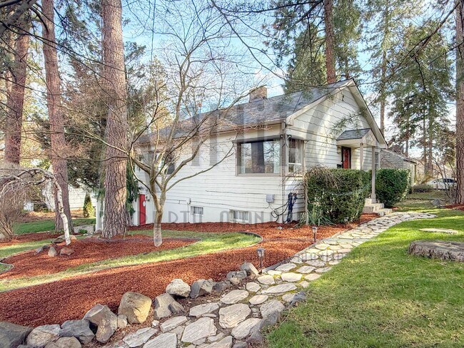 Foto del edificio - Beautiful Home Near Perry District