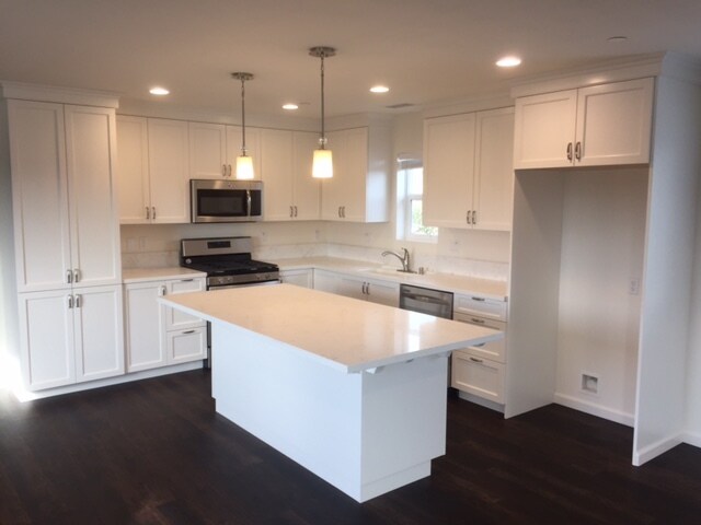 Primary Photo - 255 W 220th St