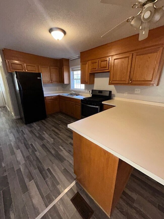 Building Photo - 5552 NC-41