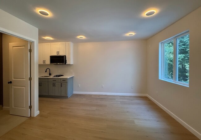 Building Photo - 272 Coralwood Ct