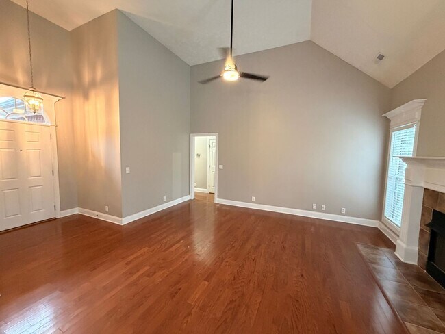 Building Photo - Spacious 3 BR 2 Bath + Bonus in Cul de Sac in Murfreesboro!