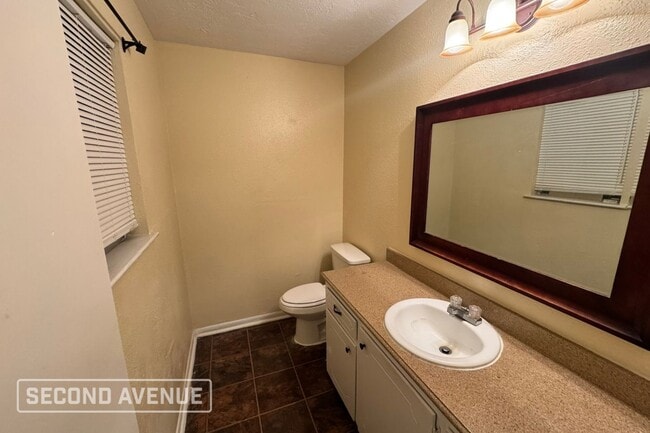 Building Photo - 1813 Country Village Blvd