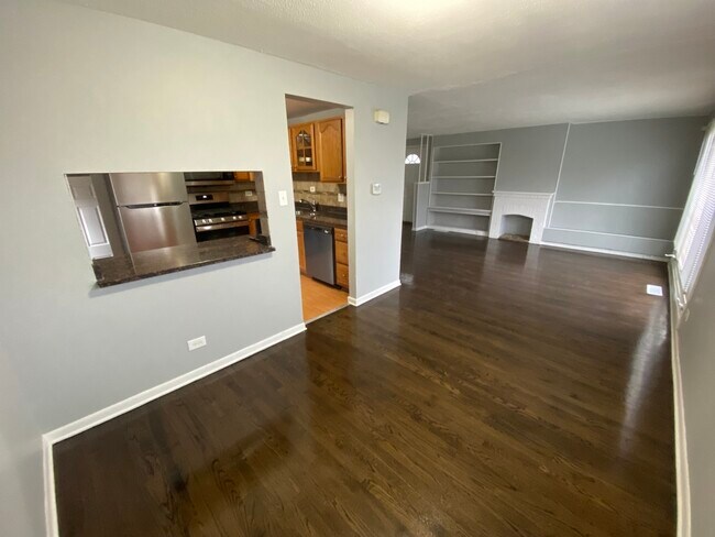Building Photo - 16919 Old Elm Dr