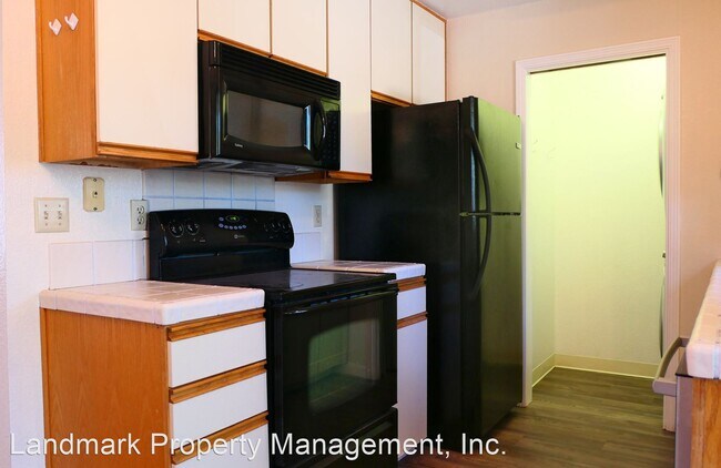 Building Photo - 695 S Knickerbocker Dr