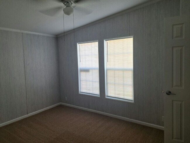 Foto del edificio - 8985 Normandy Blvd