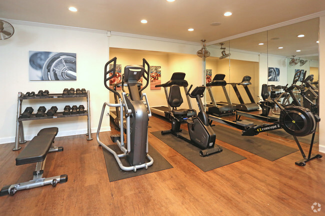 Fitness Center - HAMPTONS AT COUNTRY PARK