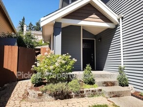 Building Photo - 11027 Pansy Pl NW