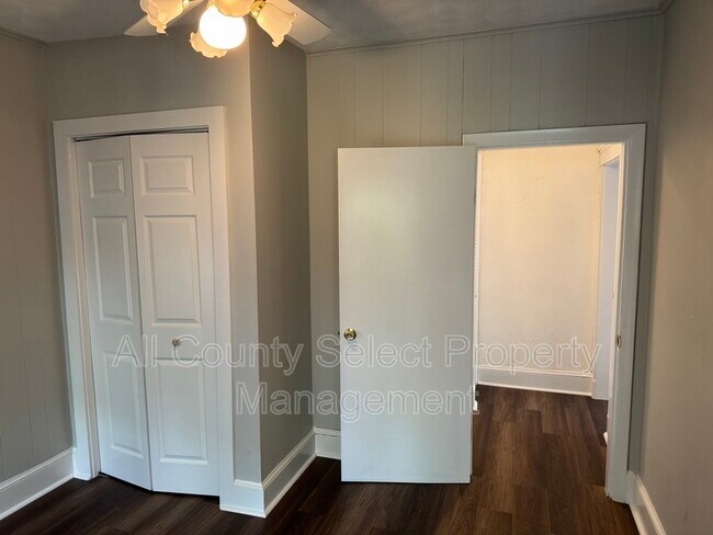 Foto del edificio - 63 Prichard Ave