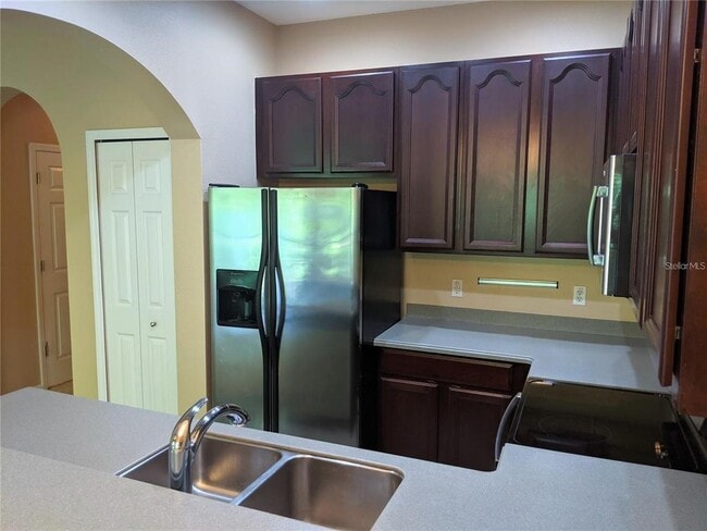 Building Photo - 10272 Park Commons Dr