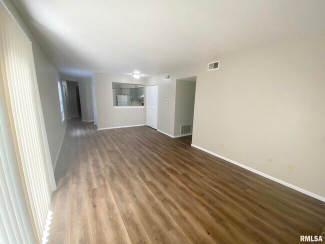 Foto del edificio - 5905 W Ridgecrest Dr