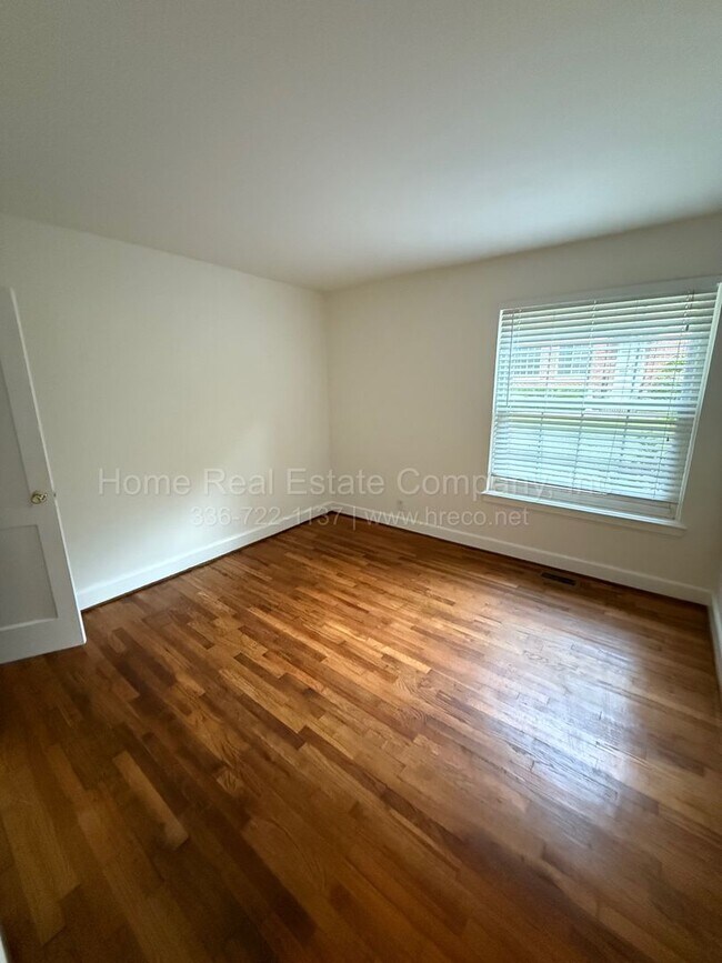 Foto del edificio - 2636 Greenbrier Rd