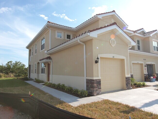 Building Photo - 8130 Enclave Way