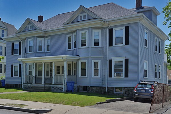 Primary Photo - 381 Crescent St