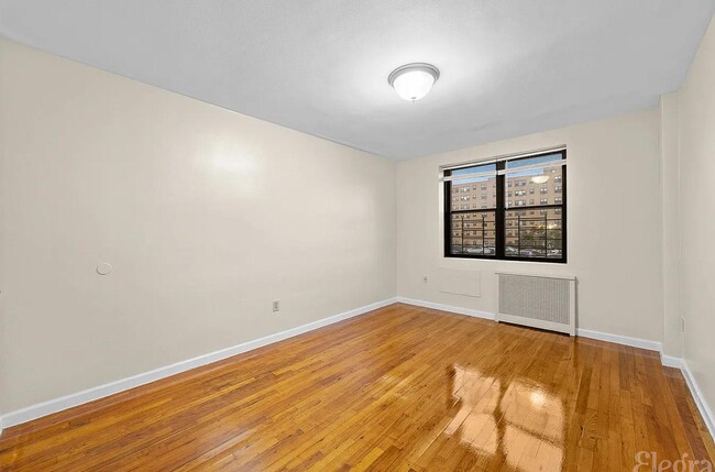 Building Photo - 375 S End Ave
