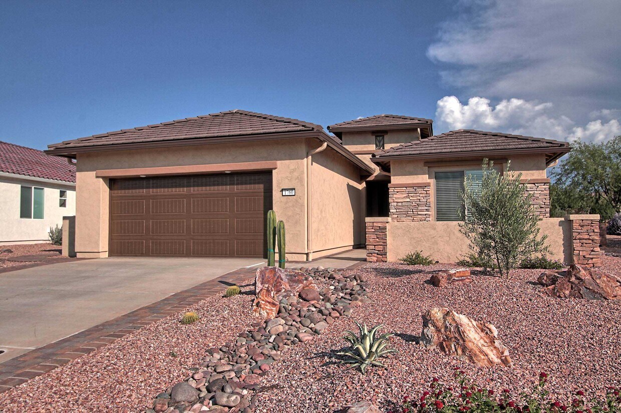 Primary Photo - 1760 N Three Feathers Dr