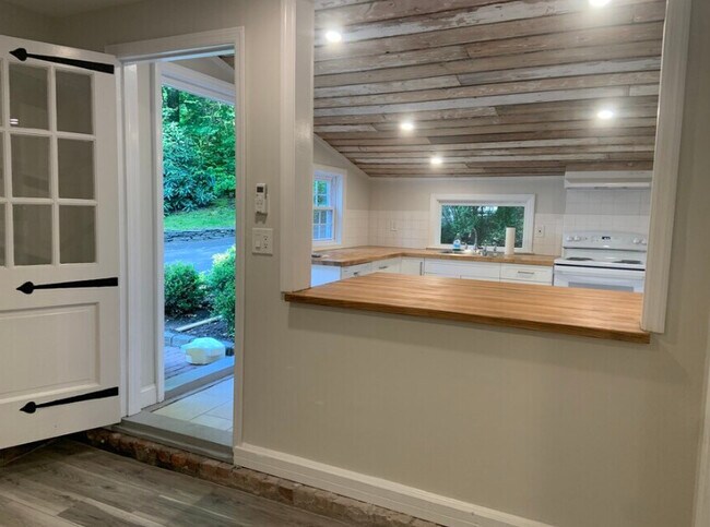 Foto del edificio - 1 Wheatley Rd