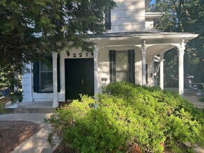 Building Photo - 227 N 1st St