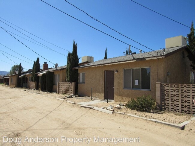 Building Photo - 4024 W Ave L
