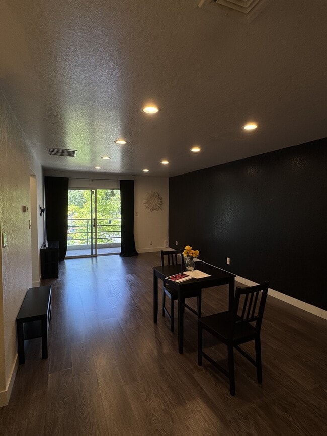 Photo - 110 S 800 E Apartment