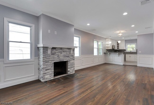 Building Photo - 13 Central Ave