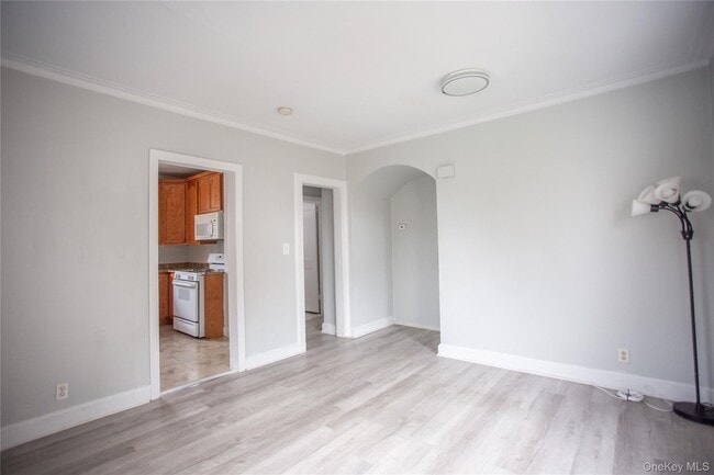 Building Photo - 359 E Chester St