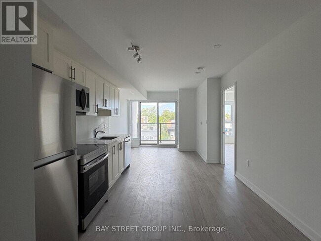 Building Photo - 556-556 Marlee Ave