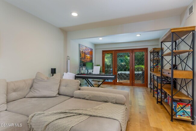 Foto del edificio - 777 N Valley Dr