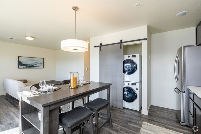 2HAB, 1BA - 759SF. Plano de planta 1 Cocina/Sala de estar - Poudre Trails Apartments