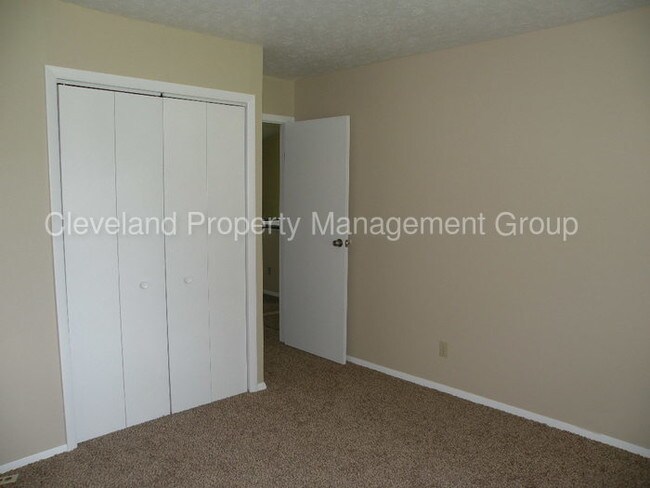 Building Photo - 1233 Bell Rd