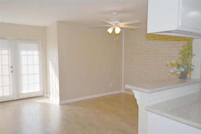 Building Photo - 7148 Jetty Ln